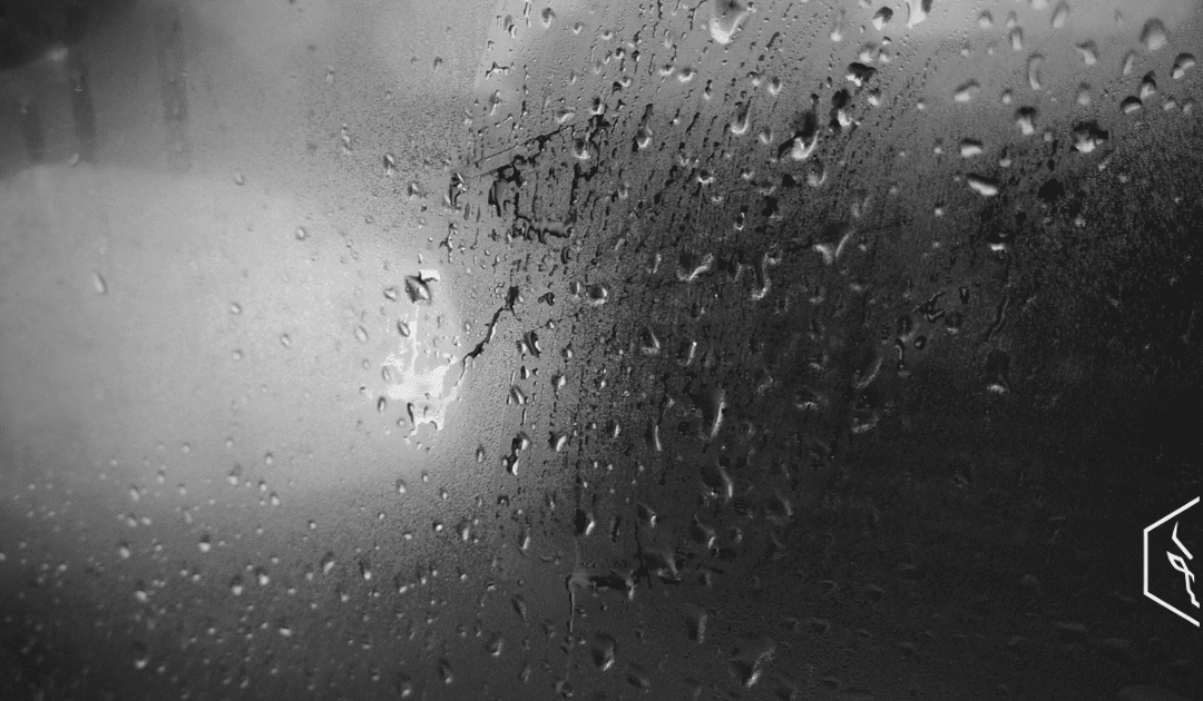 Parujące szyby zimą? Jak temu zaradzić