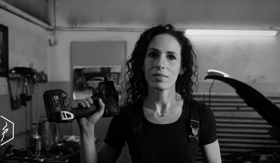 Kobieta u mechanika – między stereotypem a rozmową